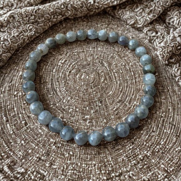 Natural Gray Labradorite Gemstone Handmade Beaded Stretch Bracelet (6MM) - Picture 3 of 9